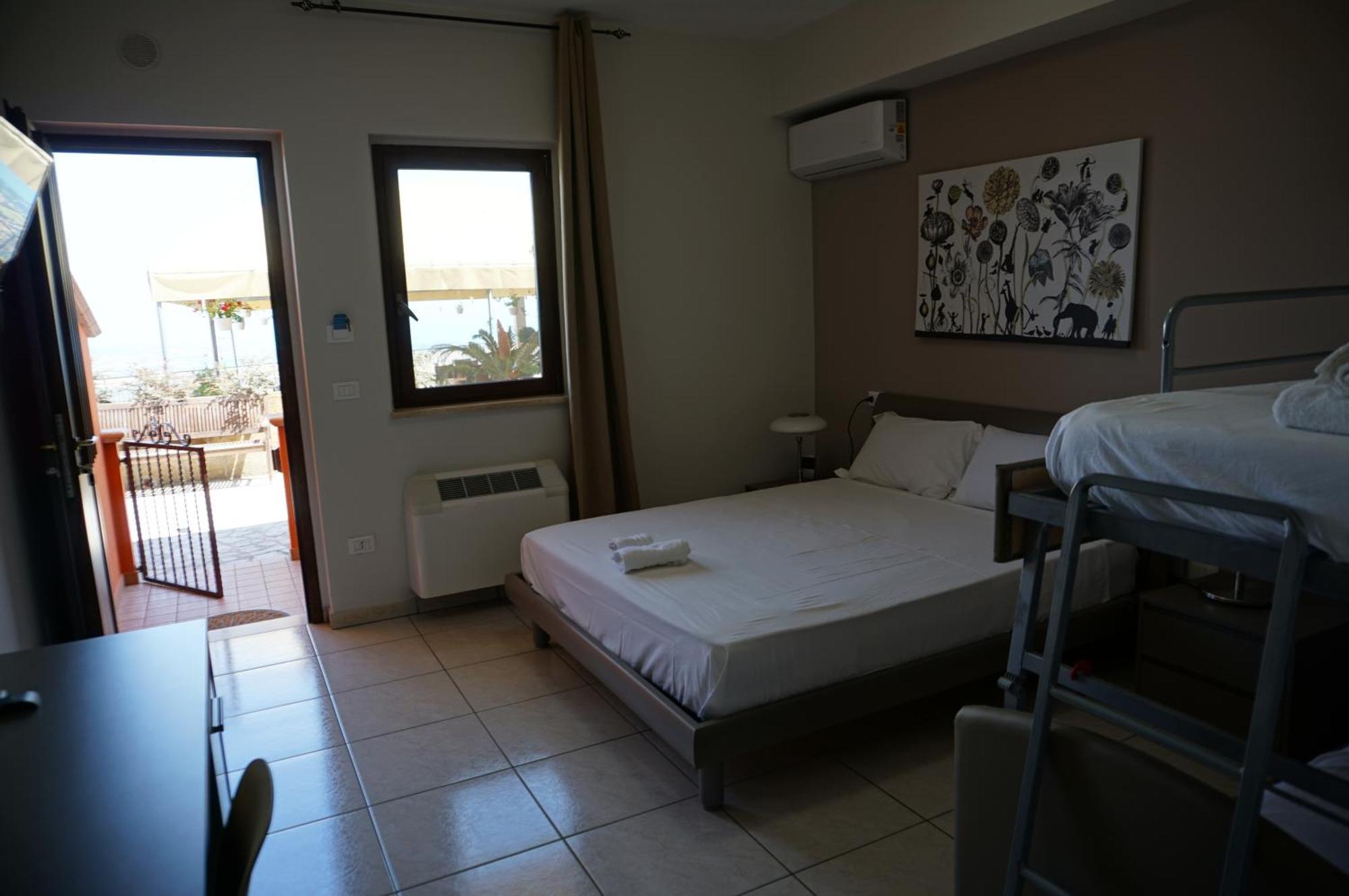 Bed and Breakfast La Terrazza Motta Atri Exterior foto